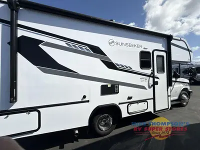 2026 Forest River RV Sunseeker LE photo 9