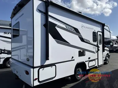 2026 Forest River RV Sunseeker LE photo 8