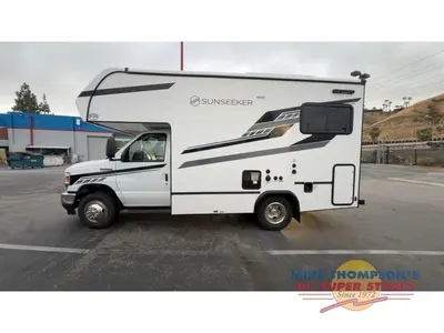 2026 Forest River RV Sunseeker LE photo 5