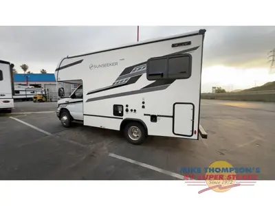 2026 Forest River RV Sunseeker LE photo 6