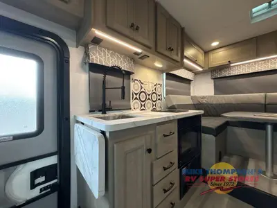 2026 Forest River RV Sunseeker LE photo 25