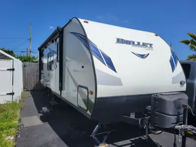 Used 2018 Keystone Bullet Crossfire 2200BH