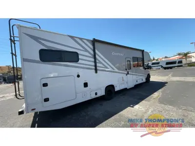 2026 Thor Motor Coach Chateau photo 2