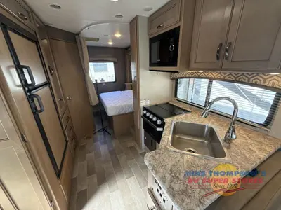 2020 Thor Motor Coach Chateau photo 27