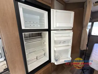 2020 Thor Motor Coach Chateau photo 32