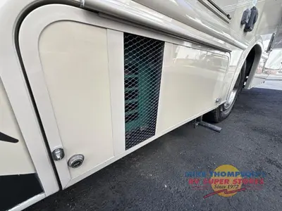 2020 Thor Motor Coach Chateau photo 43