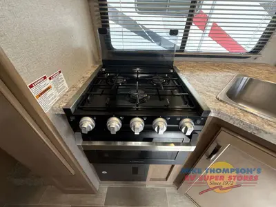 2020 Thor Motor Coach Chateau photo 29
