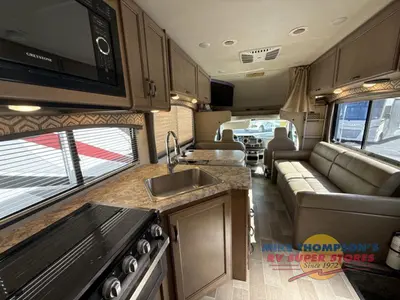 2020 Thor Motor Coach Chateau photo 40
