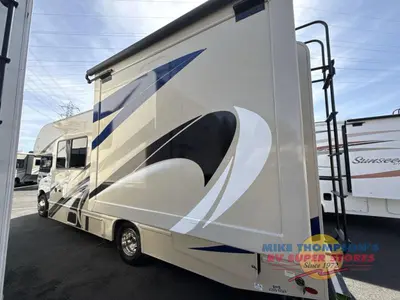 2020 Thor Motor Coach Chateau photo 12