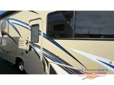 2020 Thor Motor Coach Chateau photo 9