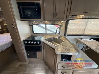 2020 Thor Motor Coach Chateau photo 28