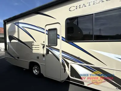 2020 Thor Motor Coach Chateau photo 16