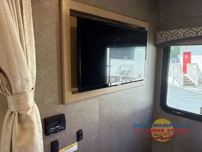2020 Thor Motor Coach Chateau photo 36