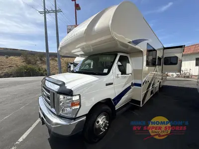 2020 Thor Motor Coach Chateau photo 11