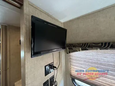 2015 Forest River RV Sunseeker photo 33