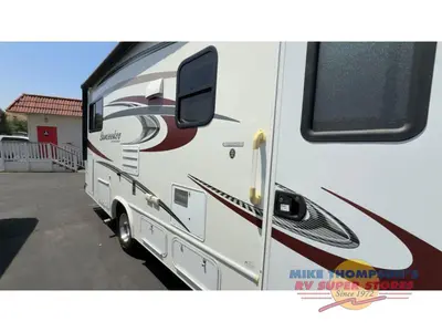 2015 Forest River RV Sunseeker photo 2