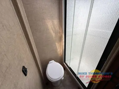 2015 Forest River RV Sunseeker photo 35