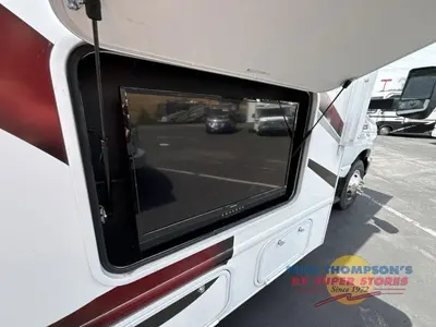 2022 Thor Motor Coach Chateau photo 15