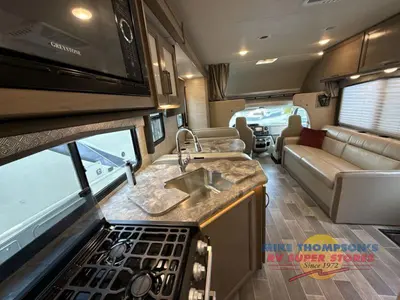 2022 Thor Motor Coach Chateau photo 37