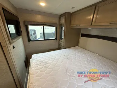 2022 Thor Motor Coach Chateau photo 33