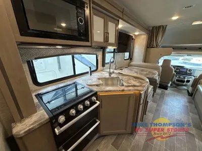2022 Thor Motor Coach Chateau photo 26