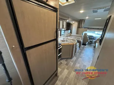 2022 Thor Motor Coach Chateau photo 25