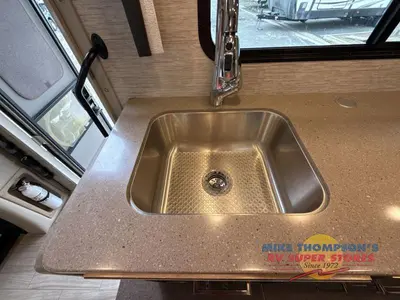 2021 Thor Motor Coach Quantum Sprinter photo 32