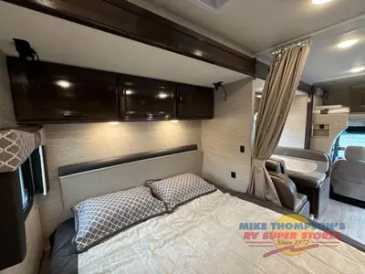 2021 Thor Motor Coach Quantum Sprinter photo 41