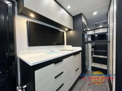 2026 Tiffin Motorhomes Open Trail photo 22
