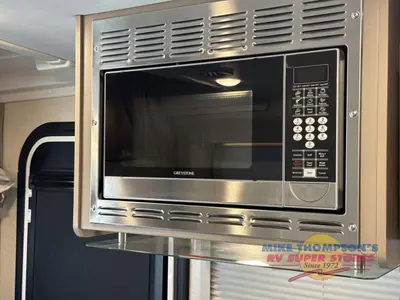 2027 Winnebago Navion photo 27