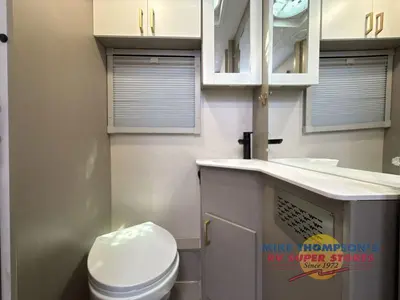 2027 Winnebago Navion photo 34