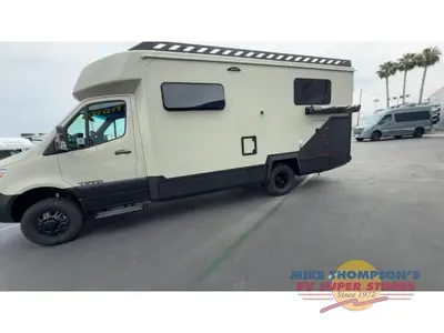 2026 Tiffin Motorhomes Open Trail photo 5