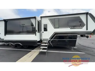 2026 Brinkley Model G photo 9