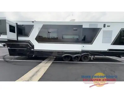 2026 Brinkley Model G photo 5