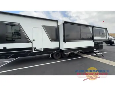 2026 Brinkley Model G photo 8