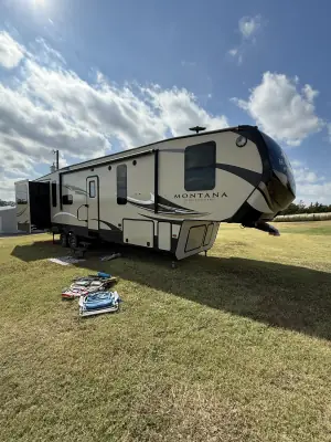 Used 2018 Keystone Montana High Country 379RD