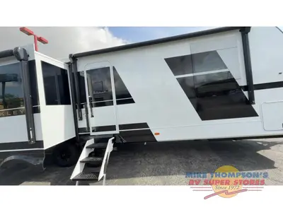 2026 Brinkley Model I photo 8