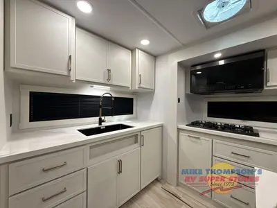 2026 Brinkley Model I photo 26
