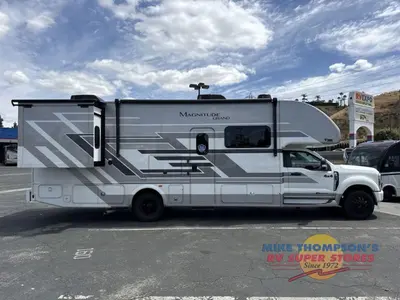 2026 Thor Motor Coach Magnitude GRAND photo 16