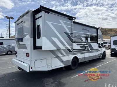 2026 Thor Motor Coach Magnitude GRAND photo 15