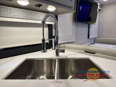 2026 Thor Motor Coach Magnitude GRAND photo 34