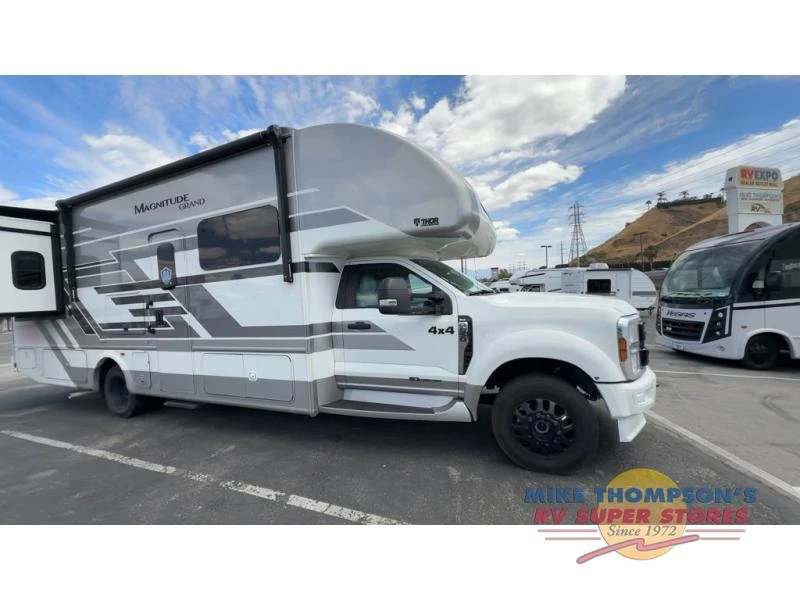 2026 Thor Motor Coach Magnitude GRAND exterior