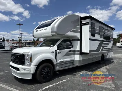 2026 Thor Motor Coach Magnitude GRAND photo 11
