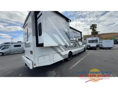 2026 Thor Motor Coach Magnitude GRAND photo 7