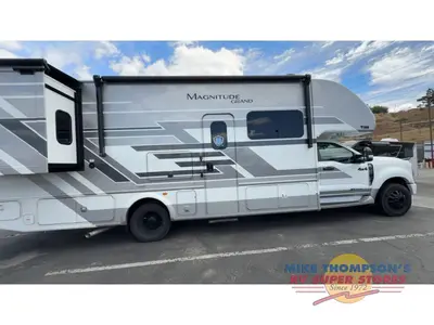 2026 Thor Motor Coach Magnitude GRAND photo 8