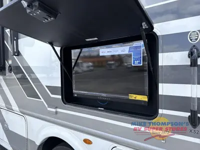 2026 Thor Motor Coach Magnitude GRAND photo 17