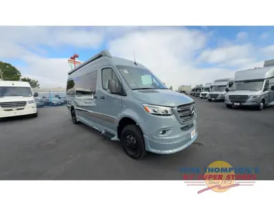 2027 Grech RV Vacanza-ion 22 AWD photo 2