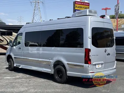 2025 Grech RV Terreno-ion AWD photo 13