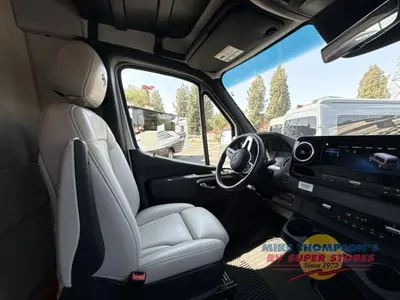 2025 Grech RV Terreno-ion AWD photo 19