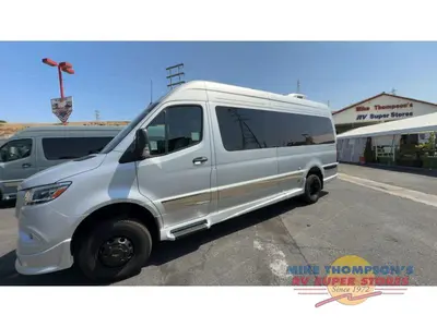 2025 Grech RV Terreno-ion AWD photo 4